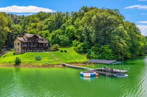 Sevierville TN Cabin Rentals | Compass Vacation Properties
