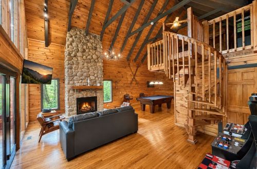 Sevierville TN Cabin Rentals | Compass Vacation Properties