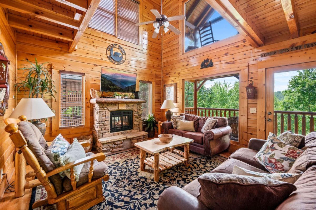 Cozy cabin rental in the Smokies