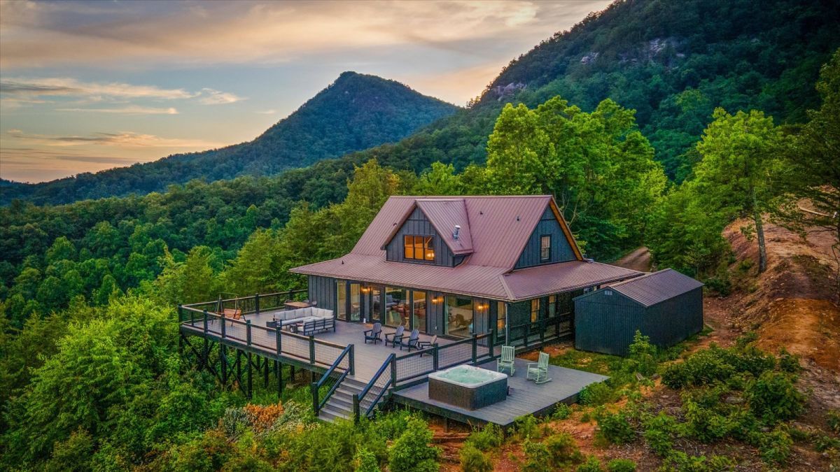 Exterior of a luxury cabin rental in the Smokies